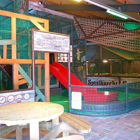 Camping De Pampel אתר קמפינג 5*