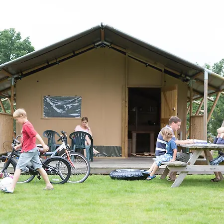 Camping De Pampel 5* הונדרלו
