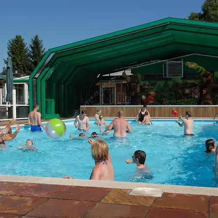 Camping De Pampel אתר קמפינג הונדרלו